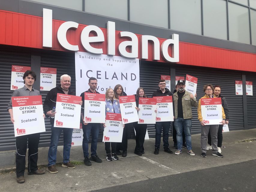 Trabajadores islandeses en huelga en una tienda de Dublín por salarios impagos y condiciones ‘horrendas’
