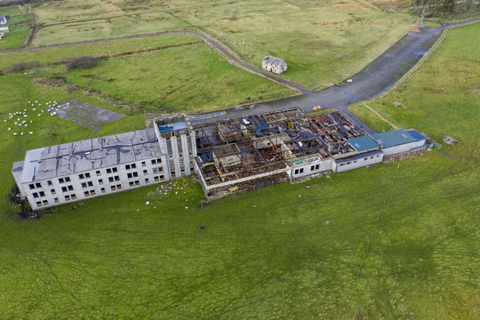The ruins of the former Reenroe hotel which is hoped will be transformed into a hotel and leisure park. Photo by Domnick Walsh. 