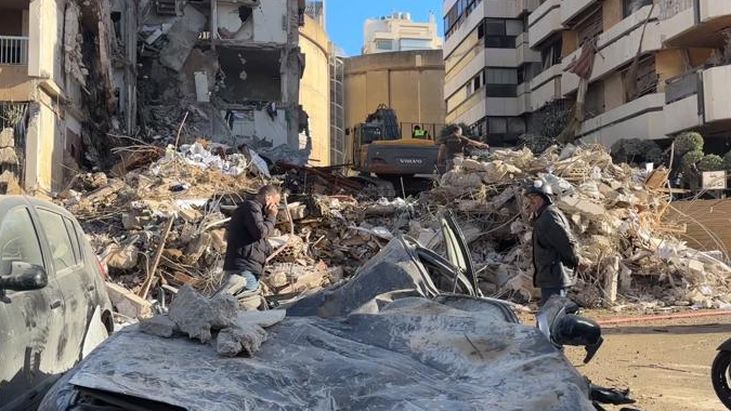 Ceasefire fears as Iran keeps Strait of Hormuz shut after Israel kills 250  in continued strikes on Lebanon