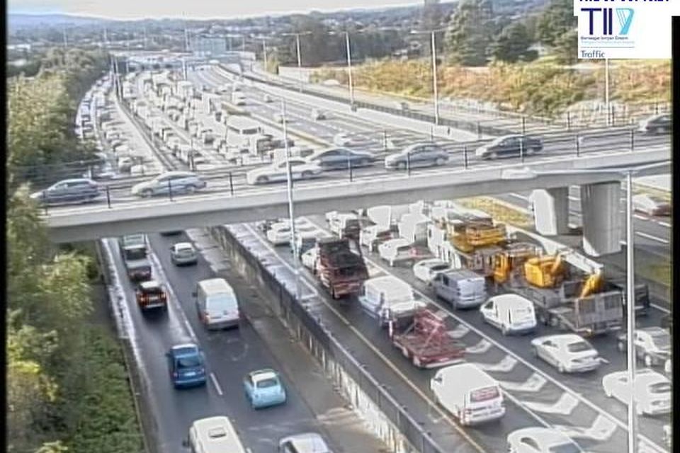 Dublin traffic M50 closed due to five vehicle crash as motorists