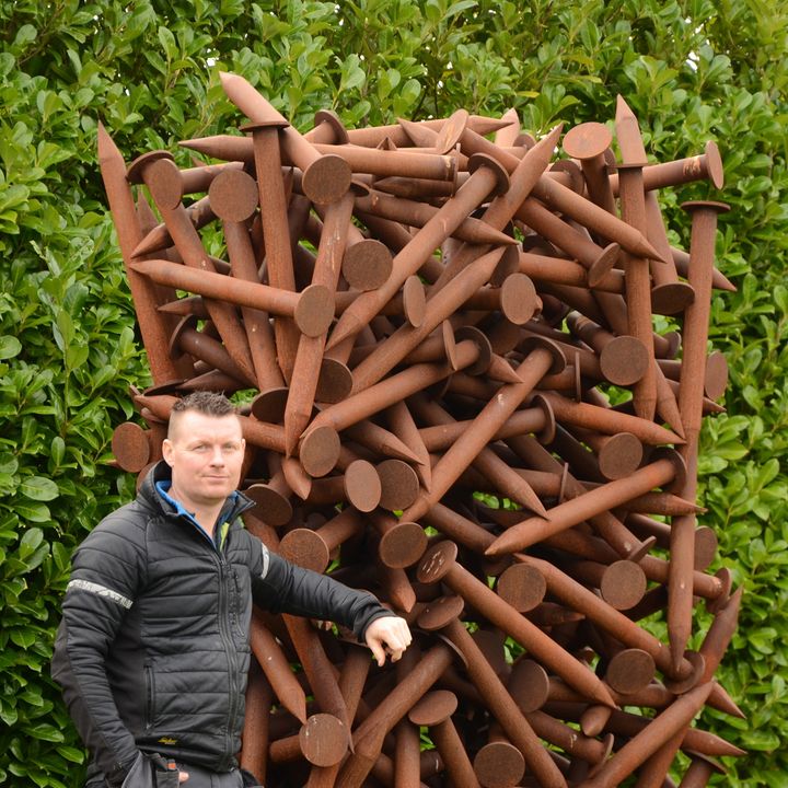 Former builder set to have his sculpture shown at leading auction