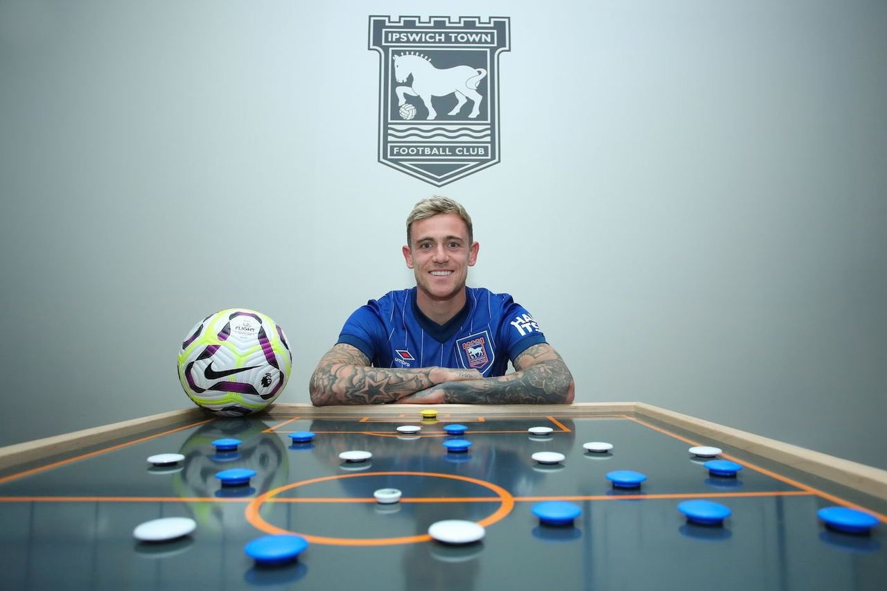 Ireland star Sammie Szmodics gets to achieve boyhood dream by sealing ...