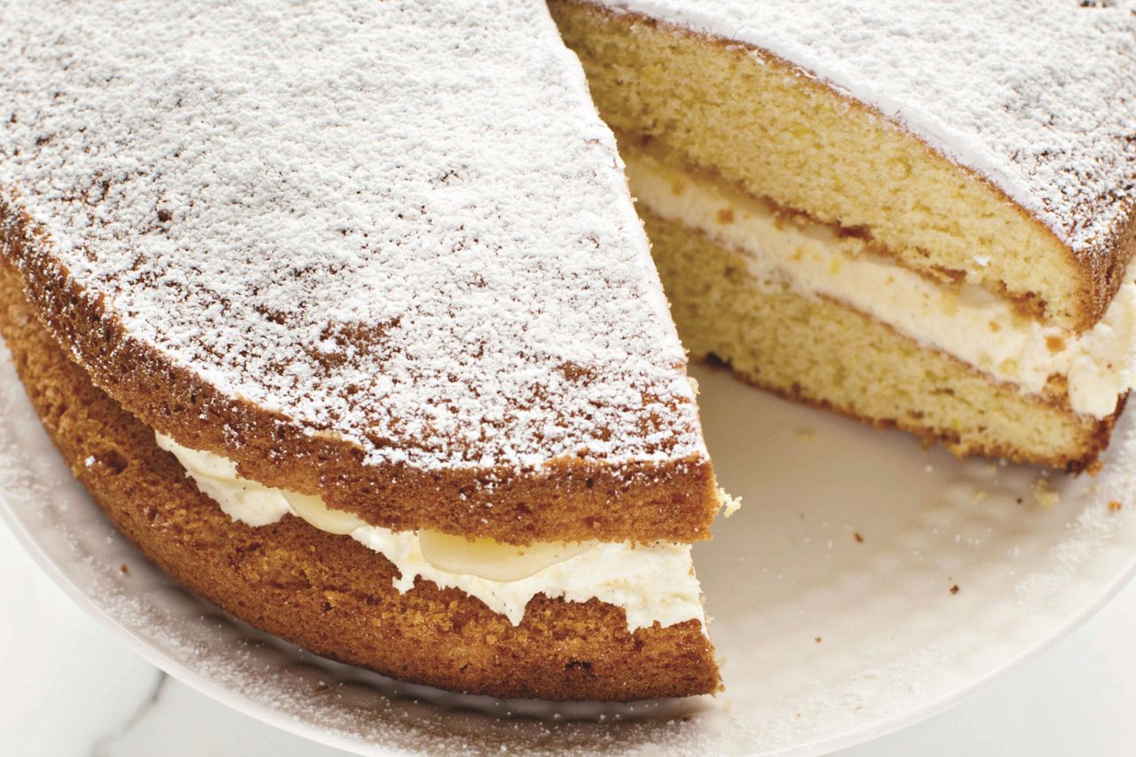 Neven Maguire's Victoria Sponge with Lemon Curd | Irish Independent