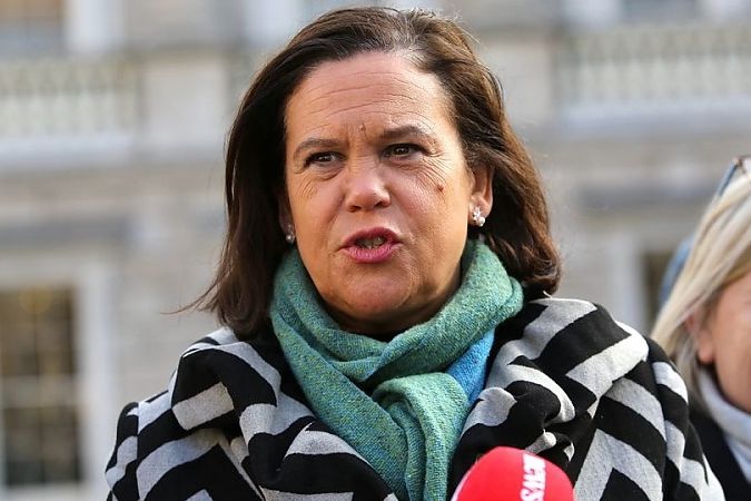 Faire taire la presse : le Dáil va enquêter sur le déluge de procès du Sinn Féin contre les médias
