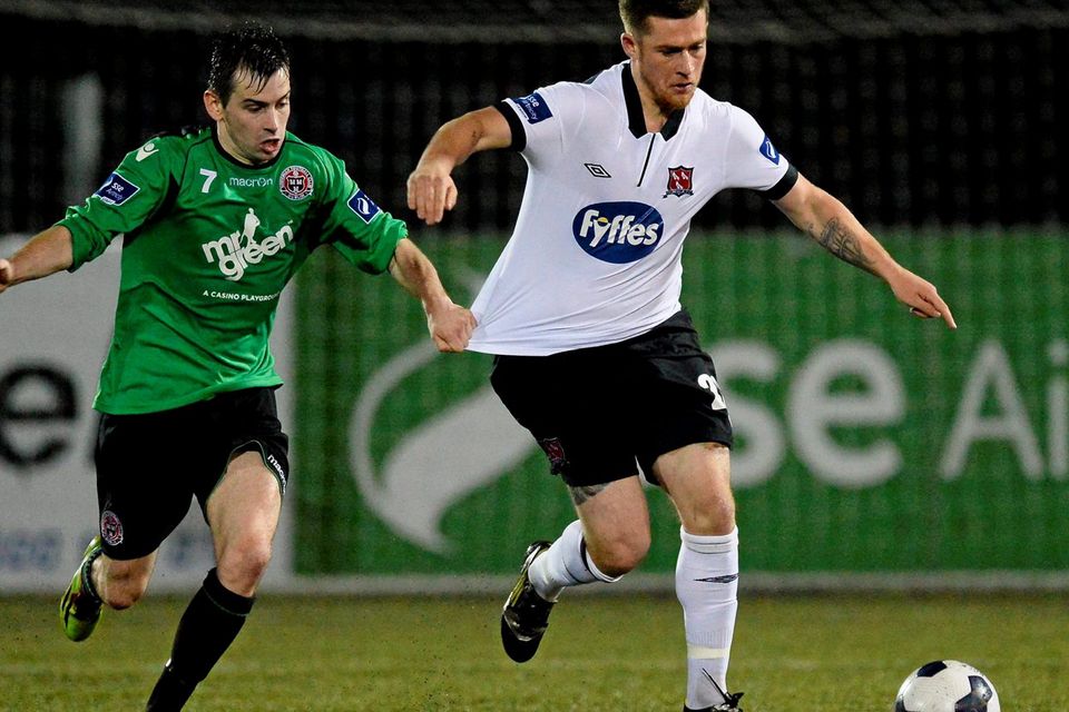 Karl Moore tugs on the shirt of Dundalk's Donal McDermott. SSE Airtricity League Premier Division, Dundalk v Bohemians, Oriel Park, Dundalk, Co. Louth. Picture credit: Oliver McVeigh / SPORTSFILE