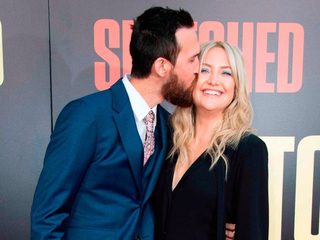 Kate Hudson debuts new romance with boyfriend Danny Fujikawa at Snatched  premiere