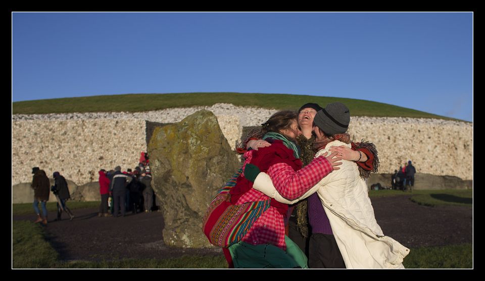 Sherrie Scott, Karen Ward from Dublin and Nicola Winters from Galway at Newgrange fot the Winter Solstice yesterday morning.
Picture By David Conachy.  21/12/2013
