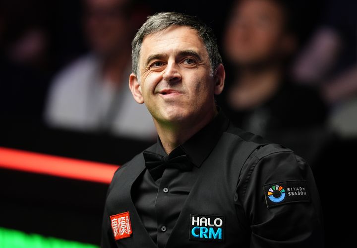 Ronnie O’Sullivan got his tables mixed up in World Championship opener but is comfortably in the lead