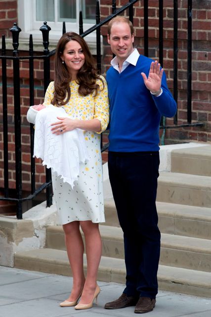 The Duke and Duchess of Cambridge outside the Lindo Wing of St Mary's Hospital in London, with their newborn daughter The Princess of Cambridge. PRESS ASSOCIATION Photo. Picture date: Saturday May 2, 2015. See PA story ROYAL Baby. Photo credit should read: Daniel Leal-Olivas/PA Wire