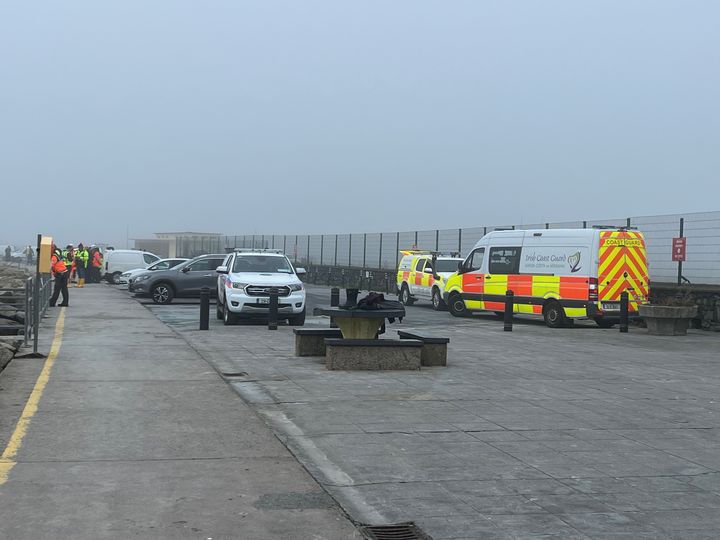 Body recovered in Galway as search for second missing swimmer continues