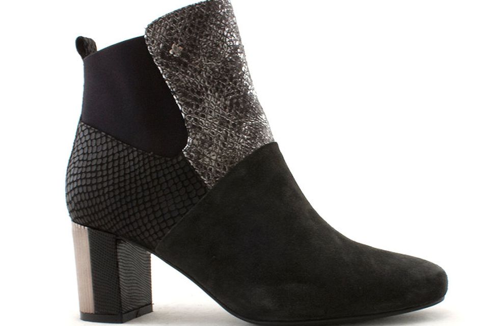 Amy huberman black clearance boots