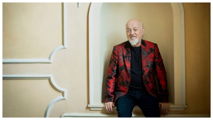 Today’s top TV and streaming choices: Extraordinary Portraits with Bill Bailey, Unreported World and Tracks and Trails