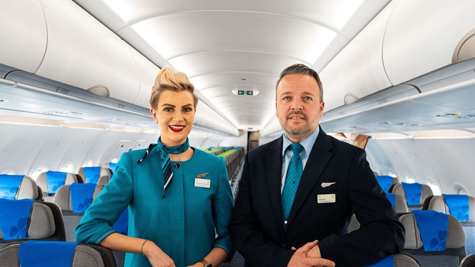 Tripulación de cabina de Aer Lingus Emma O'Connell y Michael De Luca