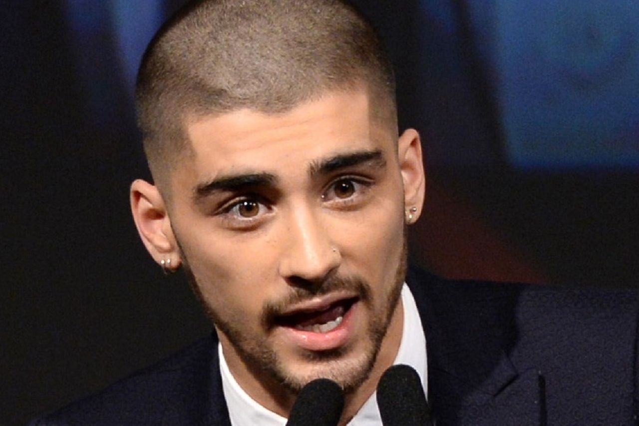 Zayn Malik and Louis Tomlinson of One Direction Spar in Twitter Feud - ABC  News