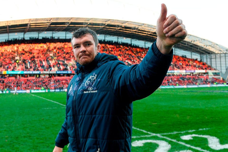 Peter O'Mahony of Munster acknowledges supporters after the European Rugby Champions Cup Quarter-Final match between Munster and Toulouse at Thomond Park in Limerick. Photo by Diarmuid Greene/Sportsfile