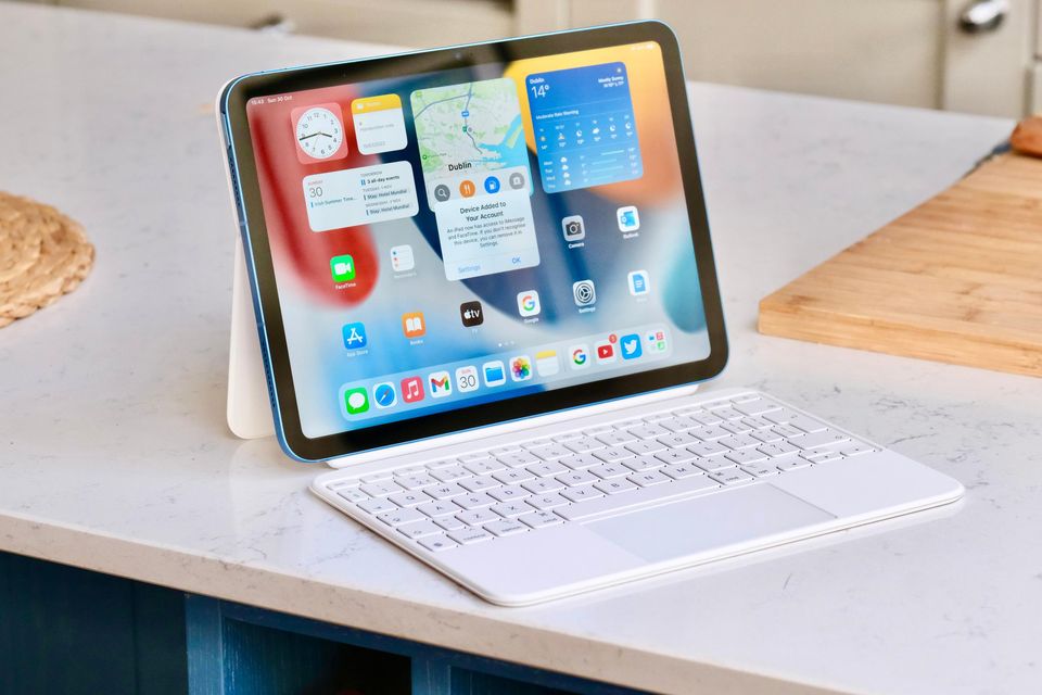 iPad 10th Gen Magic Keyboard Folio Case Review! 