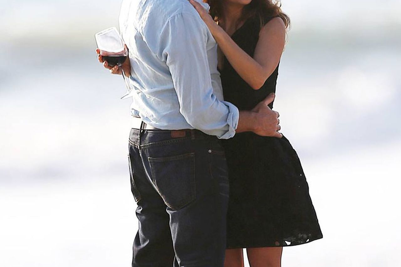 Kissing Salma Hayek and Jessica Alba – all in a day’s work for Pierce ...