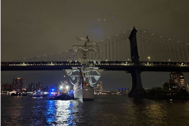 New York City mayor says two people died after Mexican navy ship hit the ...