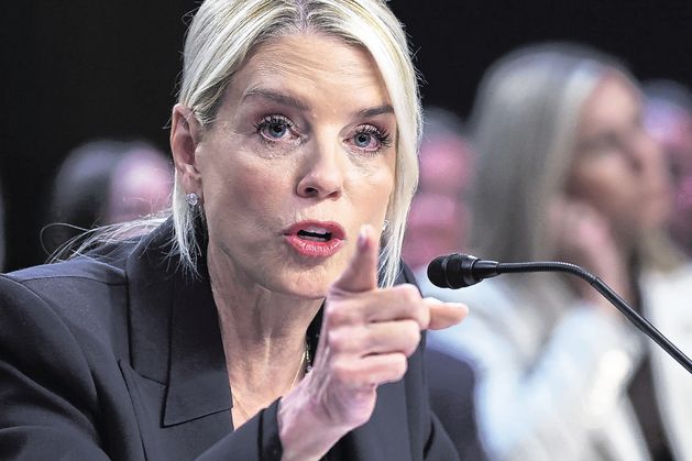 Pam Bondi faces charge of contempt after failing to testify before Epstein probe | Irish Independent