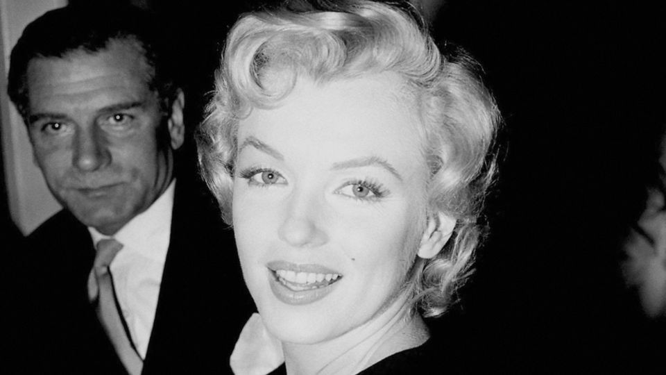 princess polly baby blue dress Marilyn Monroe's 