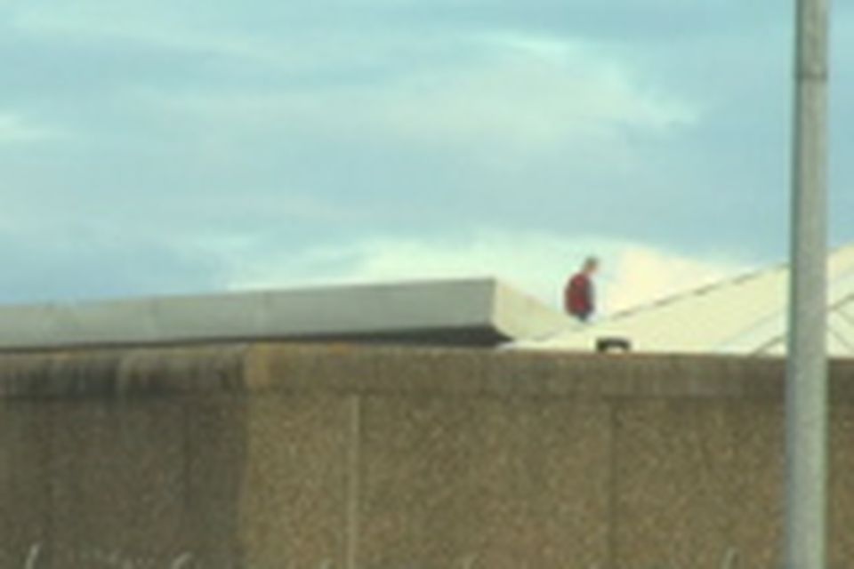 Prisoners on the roof of Cloverhill prision on 29/7/2015 Pic: RTE