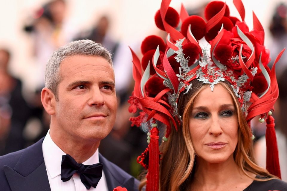 Andy Cohen (L) and Sarah Jessica Parker attend the "China: Through The Looking Glass" Costume Institute Benefit Gala at the Metropolitan Museum of Art on May 4, 2015 in New York City.  (Photo by Dimitrios Kambouris/Getty Images)
