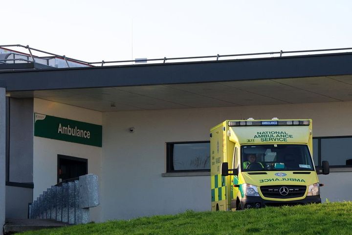 Crash at busy Wexford junction sees four adults and two children rushed to hospital