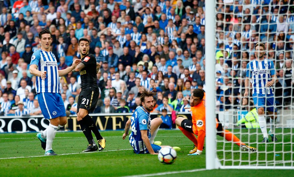 A shot from Newcastle United's Joselu goes inches past the post. Photo: REUTERS/Peter Nicholls