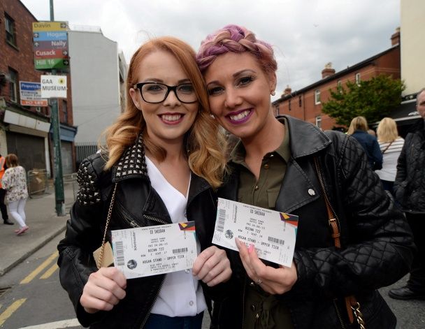 Therese Murray, left, 26, and sister Niamh Donohoe, 31, fro Cabra, on their way to the Ed Sheeran  concert in Croke Park, Dublin. Picture: Caroline Quinn