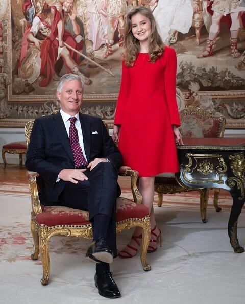 Belgische kroonprinses Elisabeth, met haar vader koning Filip, op haar 18e verjaardagsportret.  Afbeelding: Koninklijk Paleis van België