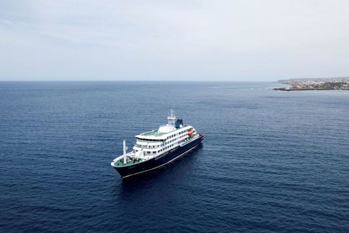 Ireland to send plane to fly home Irish citizens stranded on hantavirus stricken cruise ship after vessel docks in Spain