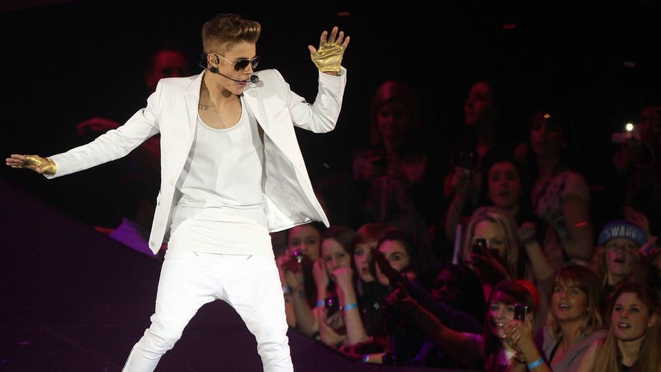 Justin Bieber's What Do You Mean? is marginally ahead of DJ Sigala's Easy Love on the Official Chart Update