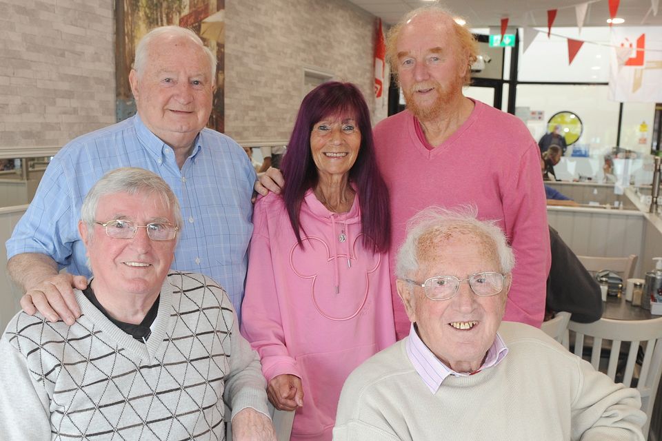 Collette O'Hagan completed her 900th marathon on Sunday, with Joe Eaton, Larry O'Hagan, Pat O'Callaghan and Gerry Gover in The Copper Kettle Restaurant on Monday morning. Photo: Aidan Dullaghan/Newspics