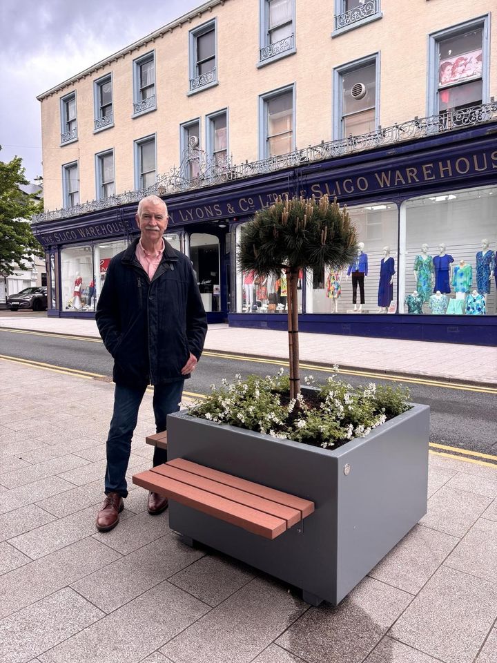 Welcome for planter boxes with integrated seats on Sligo streets