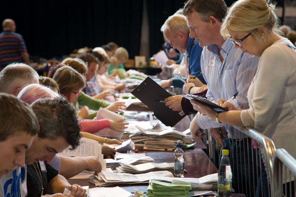 Counting gets under way for the Kilkenny by election and referendum in Cillin Hill, Kilkenny this morning.
Photo: Tony Gavin