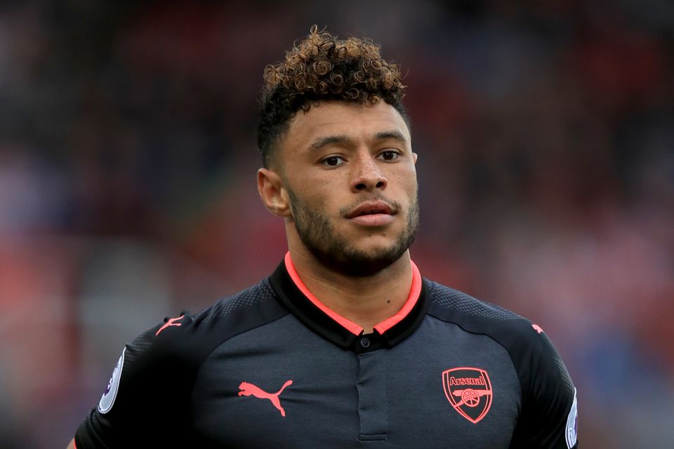 Arsenal's Alex Oxlade-Chamberlain is reportedly close to joining Chelsea