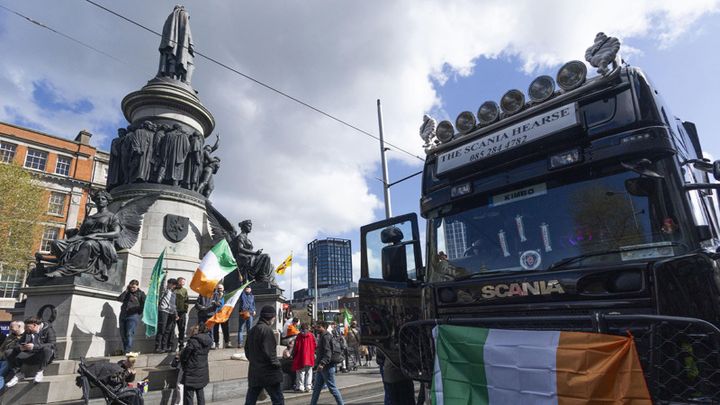 Fionnán Sheahan: Centre ground tested as marginalised turn radicalised in fuel-tax Mexican standoff