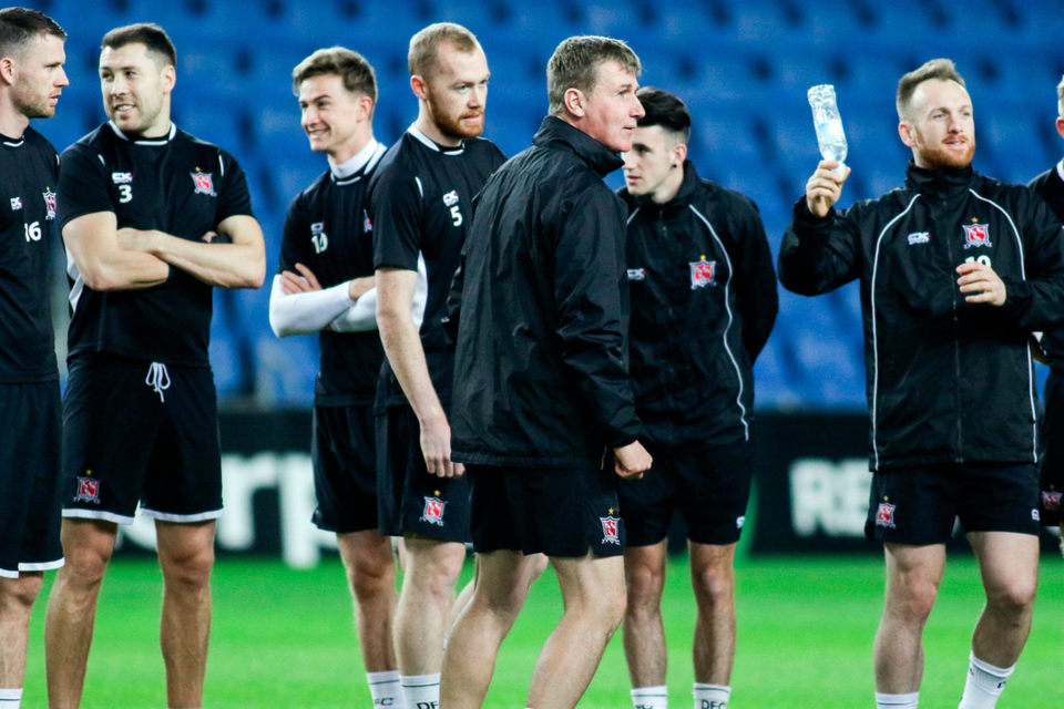 Dundalk players and boss Stephen Kenny are pictured in training at the Netanya Stadium in Israel ahead of
tonight’s Europa League clash with Maccabi Tel Aviv