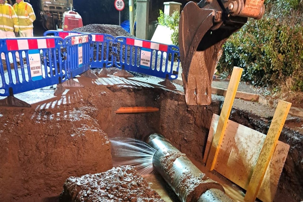 Uisce Éireann urge Dublin residents to report leaking pipes and reduce ...