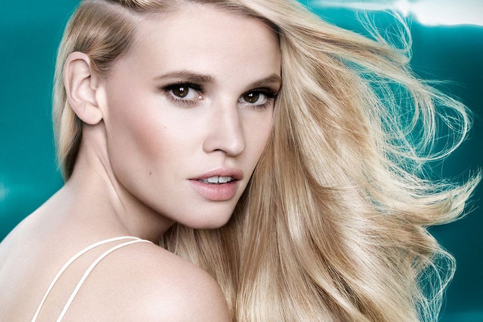 Picture: Lara Stone for L'Oreal Elvive Extraordinary Clay Hair Range