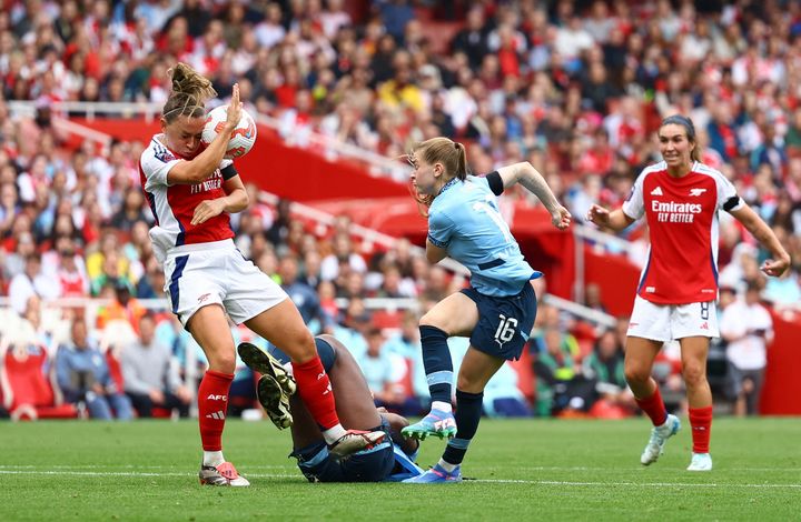 Katie McCabe sparks another Manchester City and Arsenal row as Ireland captain delivers masterclass