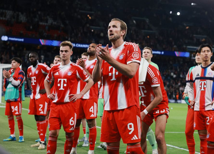 Bayern Munich's Harry Kane applauds fans