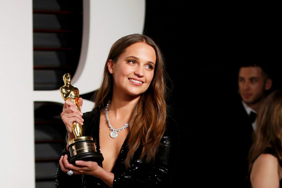 Exclusive: All the details on Alicia Vikander's €60k ring - we ask the  expert