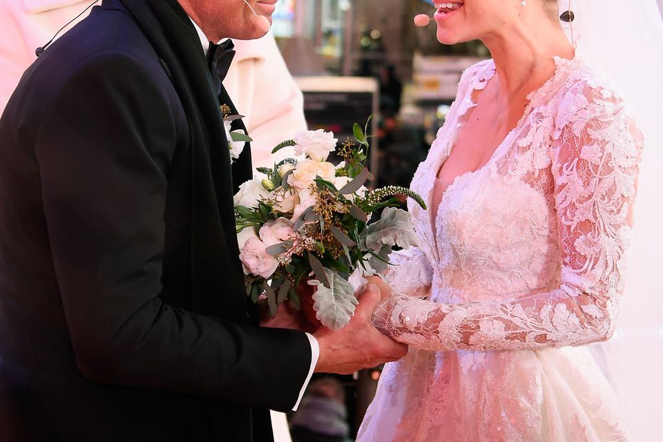 Maria Menounos marries on live TV in surprise wedding on New Year's Eve