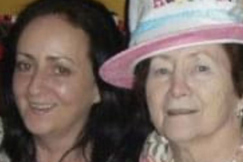 Linda Maples held the hand of her mother, Florence O’Shaughnessy, as she died