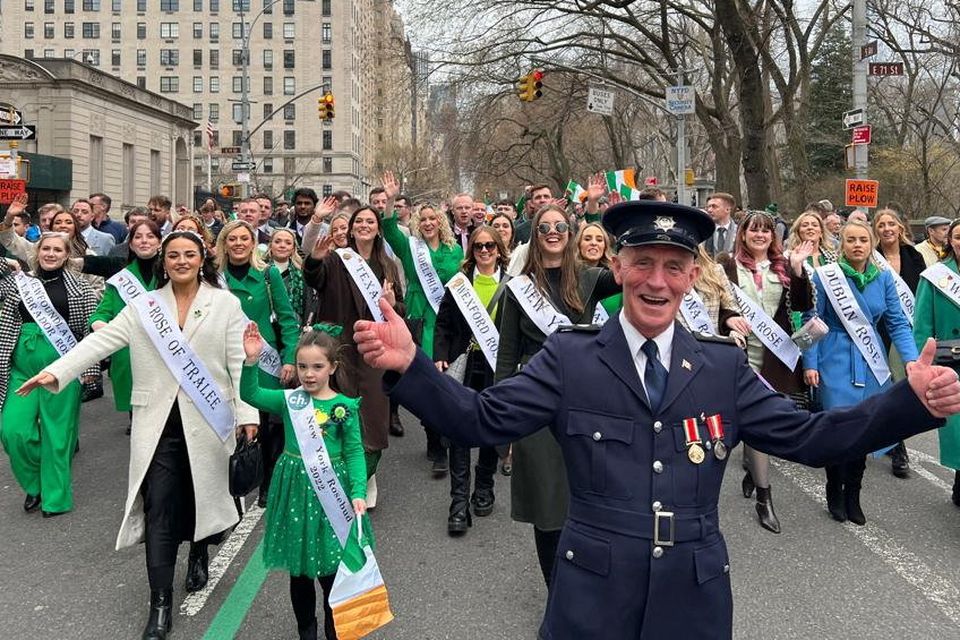 Life is a bed of roses on the streets of the Big Apple for Listowel Fire Chief Paul O’Sullivan as he leads the Rose of Tralee Rachel Duffy and her fellow roses in the St Patrick’s Day Parade along Fifth Avenue.