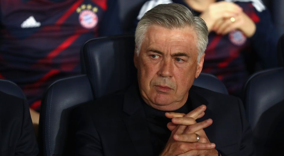 Carlo Ancelotti, head coach of FC Bayern Muenchen  looks on prior to the UEFA Champions League group B match between Paris Saint-Germain and Bayern Muenchen at Parc des Princes on September 27, 2017 in Paris, France.  (Photo by Alexander Hassenstein/Bongarts/Getty Images)