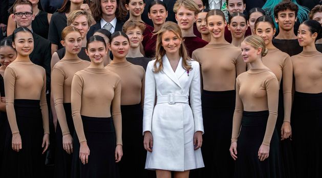 De Belgische kroonprinses Elisabeth vierde haar 18e verjaardag tijdens een ceremonie die geschiedenis schreef