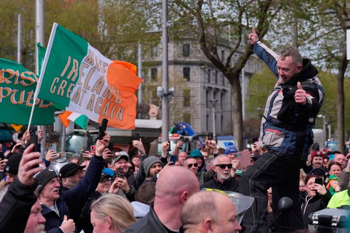 Revealed: New poll shows what the public really think of fuel protests