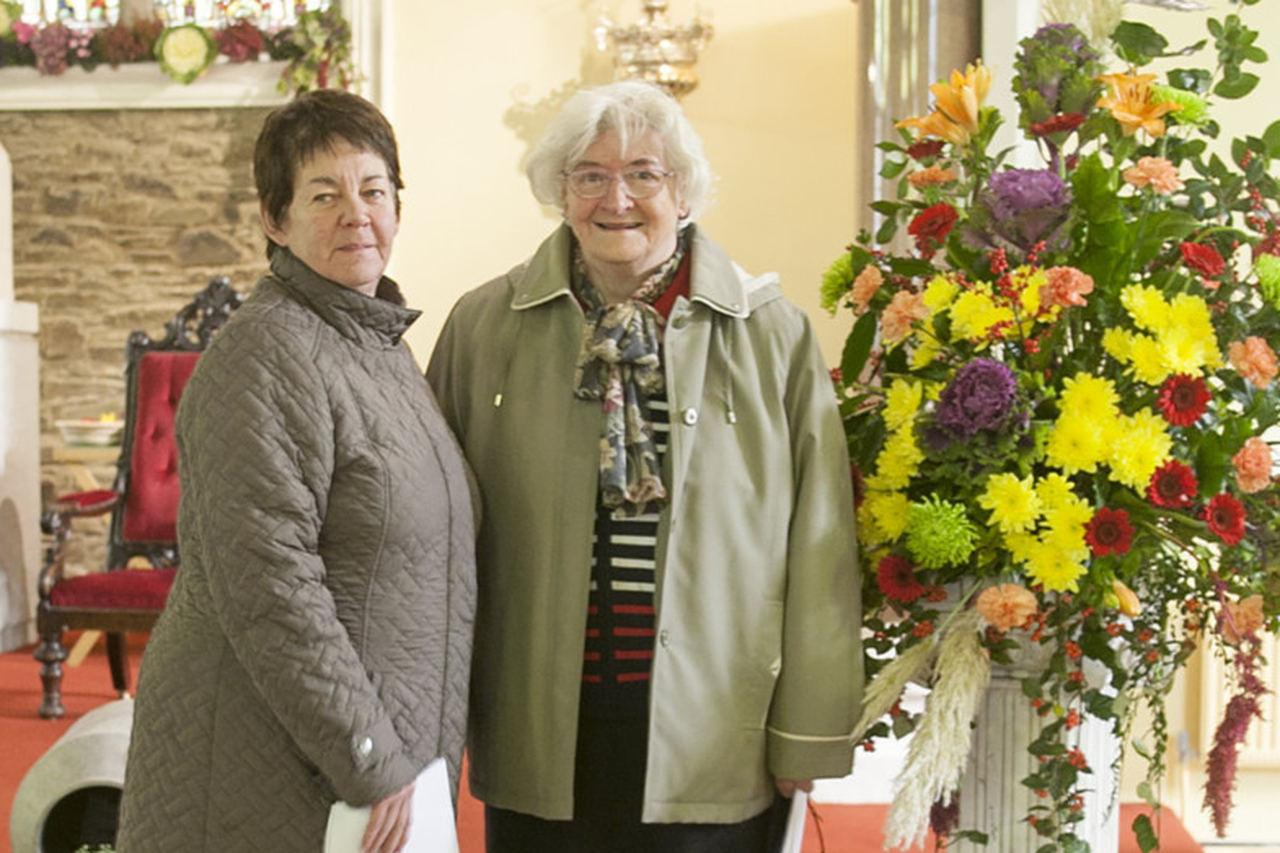 Rugby Florist - Flower Delivery by Flowers by Pauline